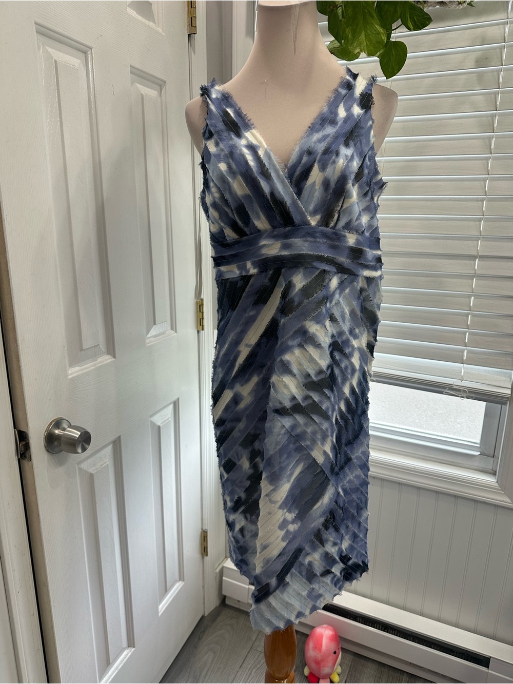 Ann Taylor Navy & White Sleeveless V-Neck Midi Dress